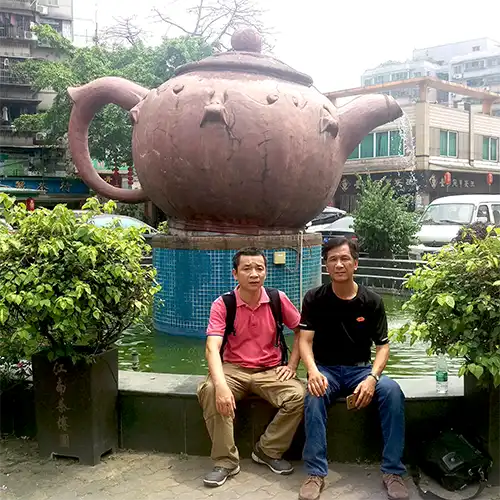 Chợ trà tại Quảng Châu, nơi bán các loại trà và ấm tử sa