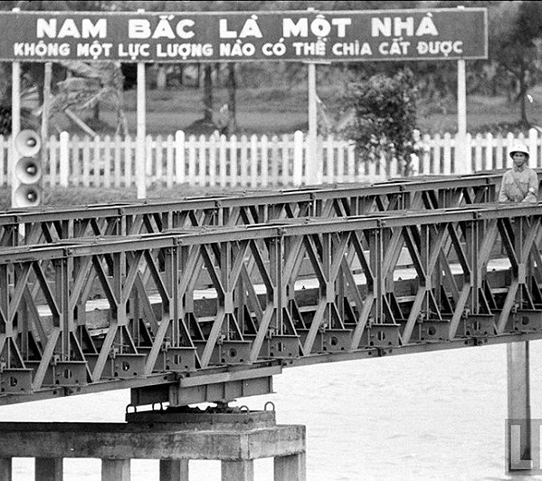 Lính gác tại Vĩ tuyến 17 ngày đất nước còn chia cắt Lính gác tại Vĩ tuyến 17 ngày đất nước còn chia cắt