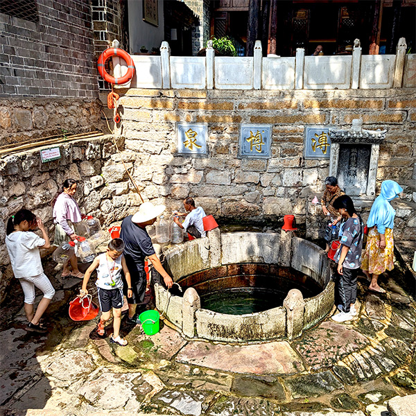 Giếng nước cổ làm nên đặc sản đậu phụ thối tại Kiến Thủy