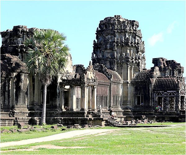 Cổng vào kỳ quan thế giới đền Angkor Wat, Campuchia