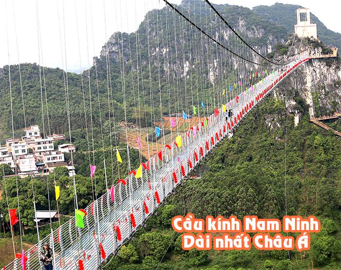 Cầu kính tại công viên Khủng long Nam Ninh dài nhất châu Á