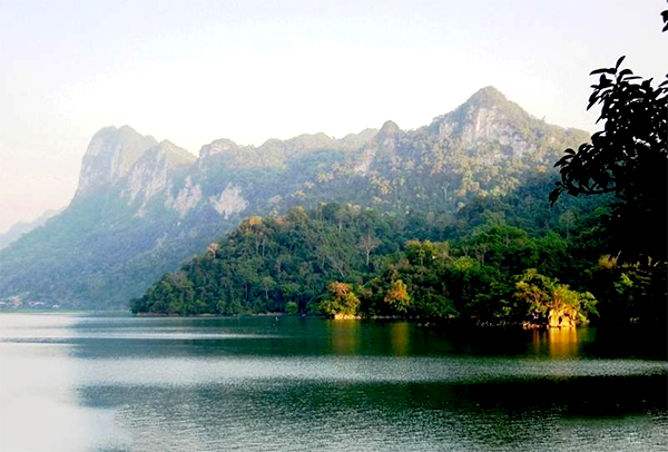 Hồ Ba Bể mùa thu