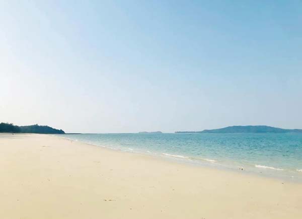 Bãi biển Hồng Vàn - Đảo Coto Quảng Ninh
