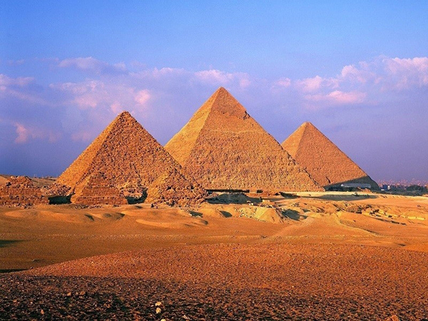 Kim tự tháp tại Giza kỳ quan hiếm hoi của thế giới cổ đại còn tồn tại tới ngày hôm 