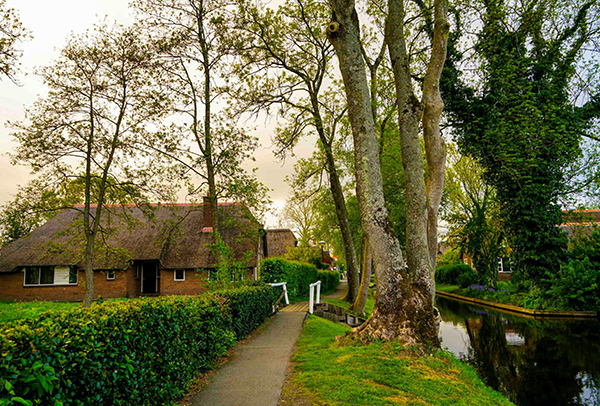 Làng Giethoorn nổi tiếng của Hà Lan